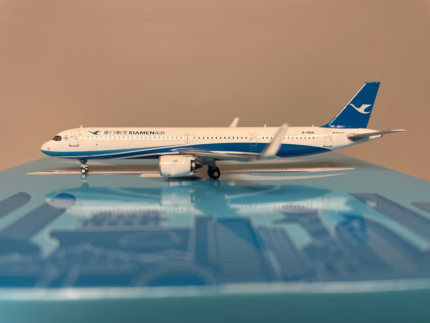 1:400 Panda Models (Winglux) Xiamen Air Airbus A321neo B-1984 WM00001