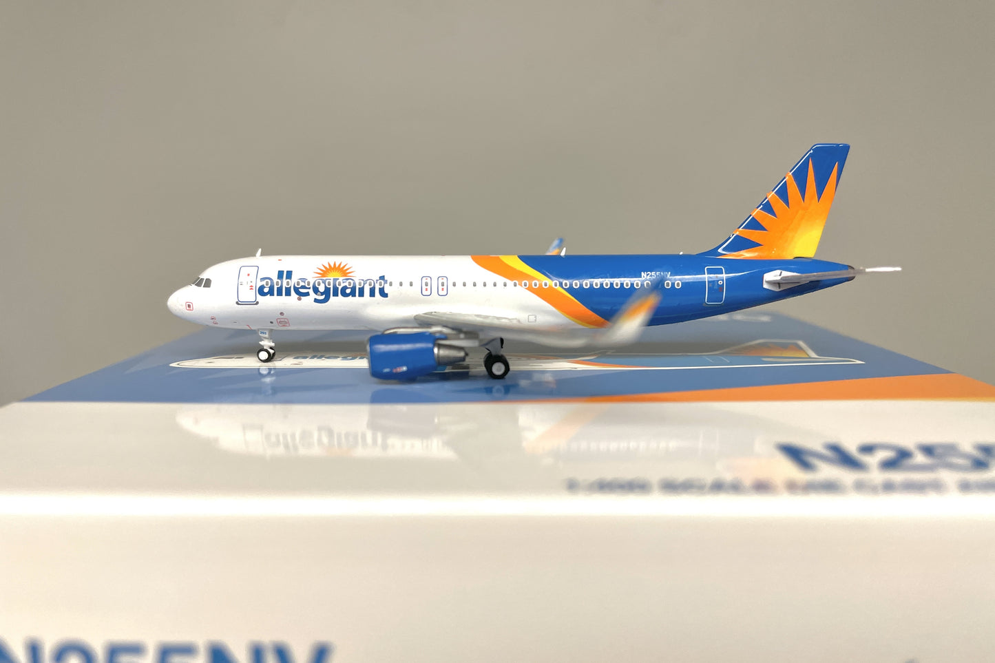 1:400 Panda Model Allegiant Air Airbus A320-200S "New Colors, Sharklets" N255NV