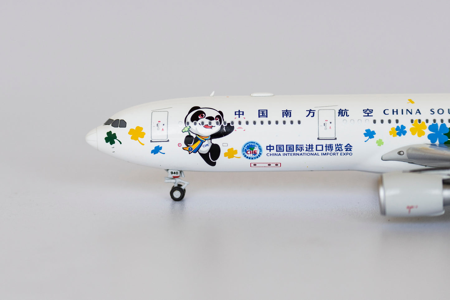 1:400 NG Models China Southern Airlines Airbus A330-300 "Expo" B-5940 NG62017