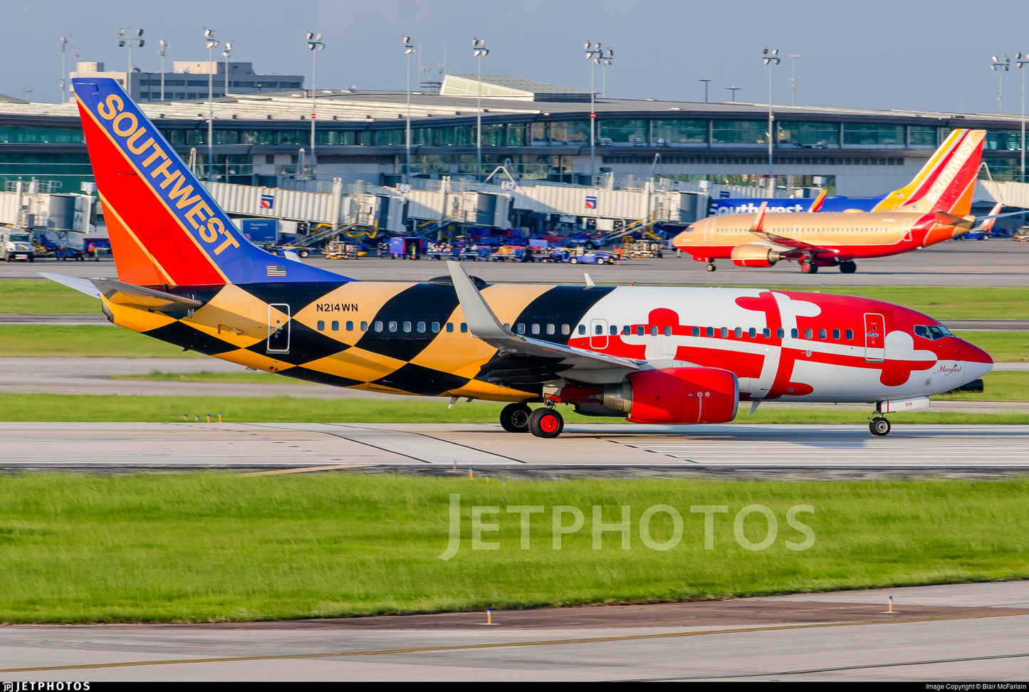 1:400 NG Models Southwest Airlines Boeing 737-700 "Maryland One" N214WN (Canyon Blue Tail) NG77006