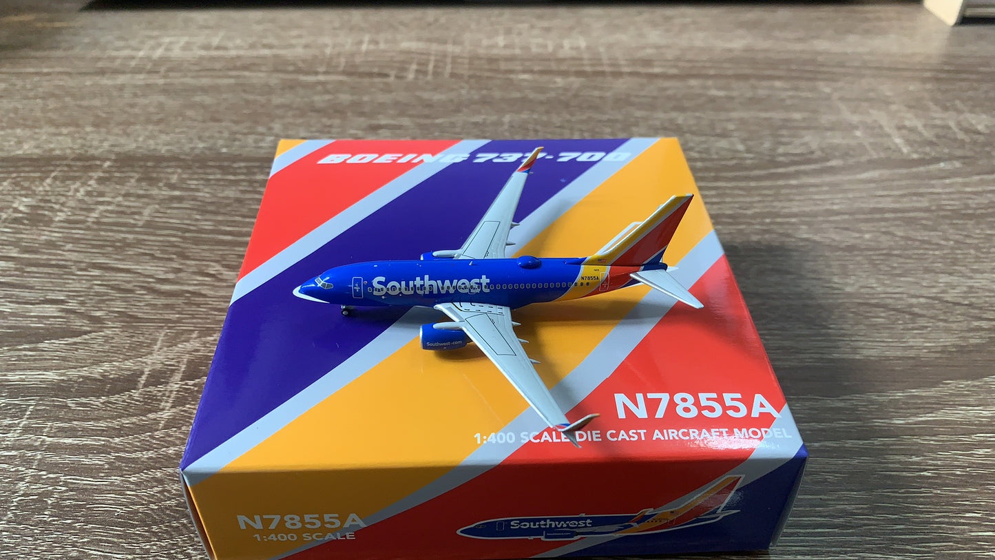 1:400 Panda Models Southwest Airlines Boeing 737-700 "Split Scimitars" Heart Livery N7855A Release