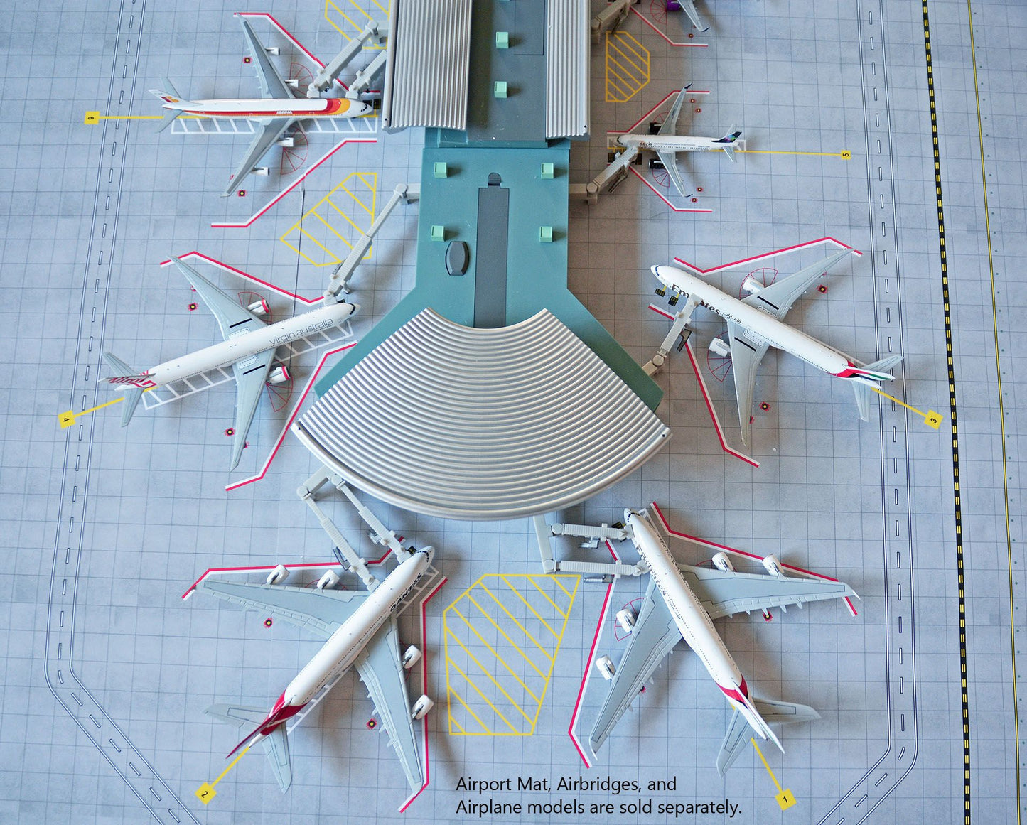 1:400 Gemini Jets New Airport Terminal Double Rotunda (Large Terminal) GJARPTC