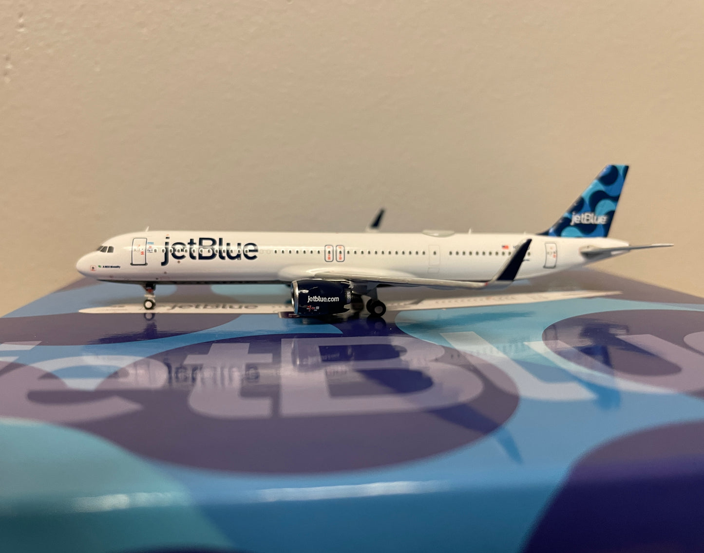 1:400 Panda Models (Winglux) jetBlue Airways Airbus A321neo N2105J WM00002