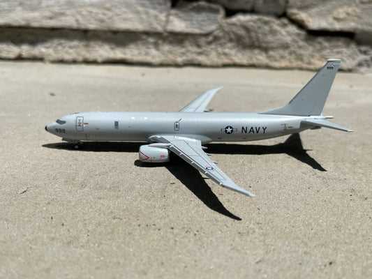 1:400 Panda Models United States Navy P-8A (737-800) 168999 PM202005
