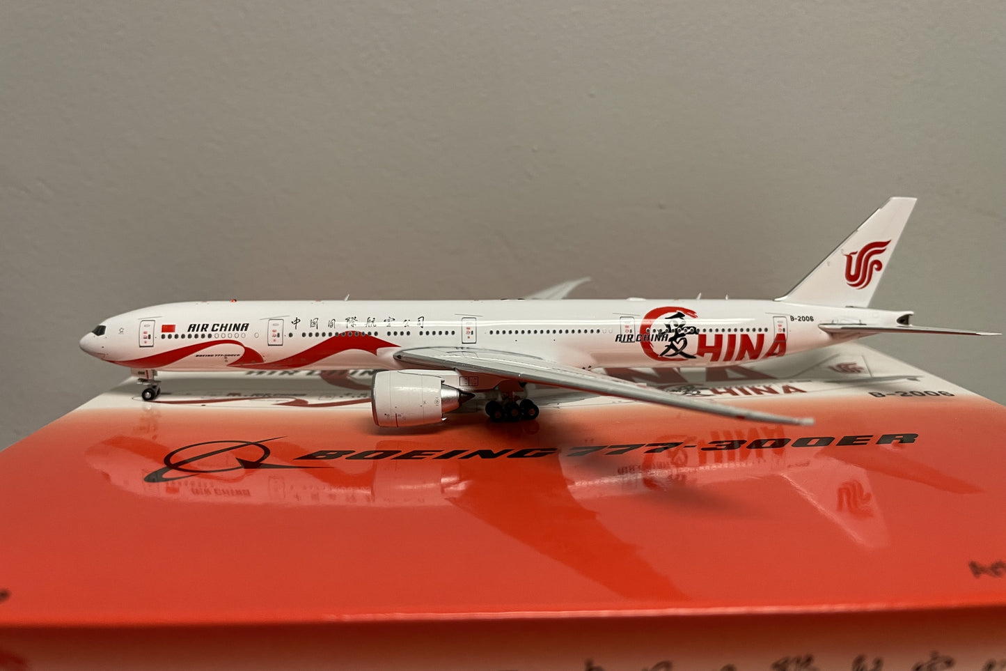 1:400 Aviation400 Air China Boeing 777-300ER "Love China" B-2006 AV4043