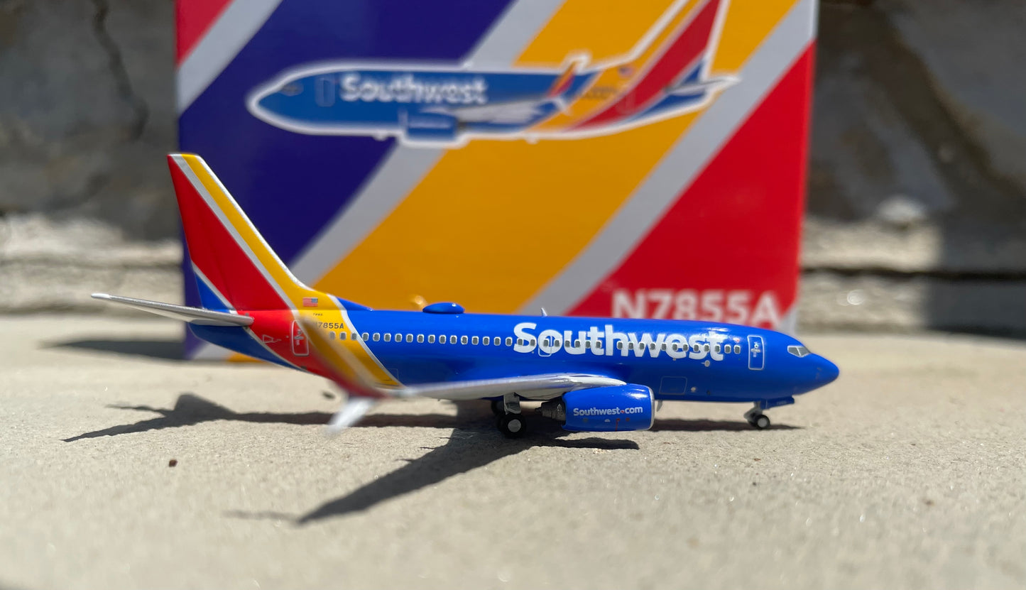 1:400 Panda Models Southwest Airlines Boeing 737-700 "Split Scimitars" Heart Livery N7855A Release