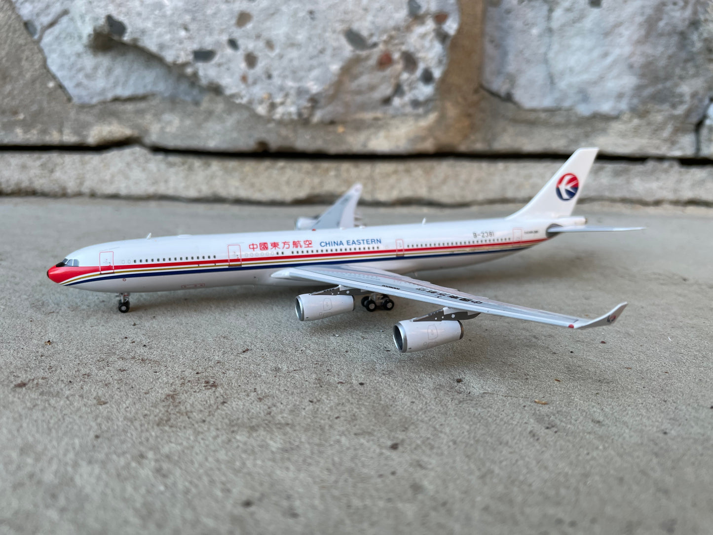 1:400 Aviation400 China Eastern Airlines Airbus A340-300 B-2380 AV4081