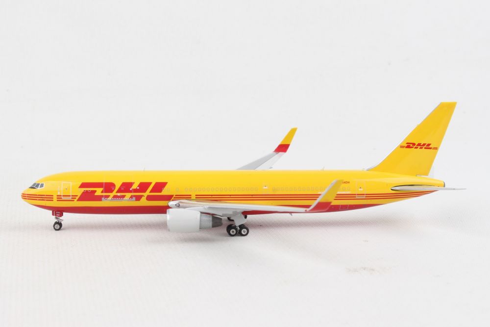 1:400 Phoenix Models DHL Airlines Boeing 767-300F N284DH PH404399