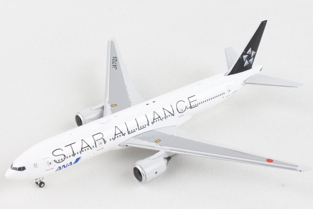 1:400 Phoenix Models All Nippon Airways (ANA) Boeing 777-200ER "Star Alliance" JA712A PH4384