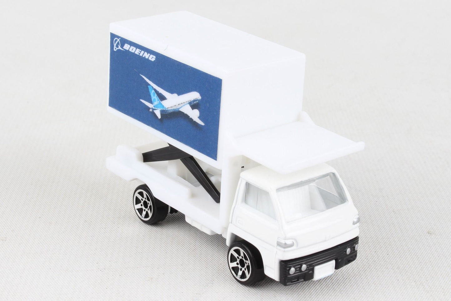 Boeing House Colors Commercial Airport Playset Toy