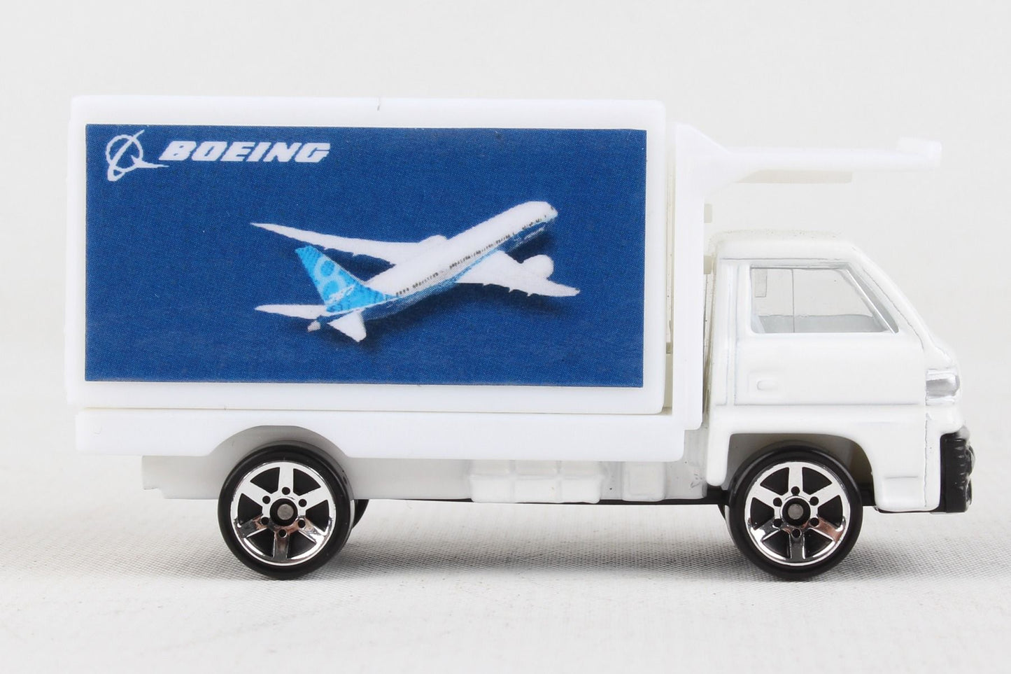 Boeing House Colors Commercial Airport Playset Toy