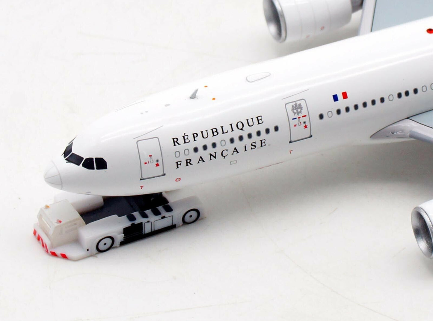 1:400 Aviation400 Republique Française French Air Force Airbus A330-223 F-RARF AV4332FAF